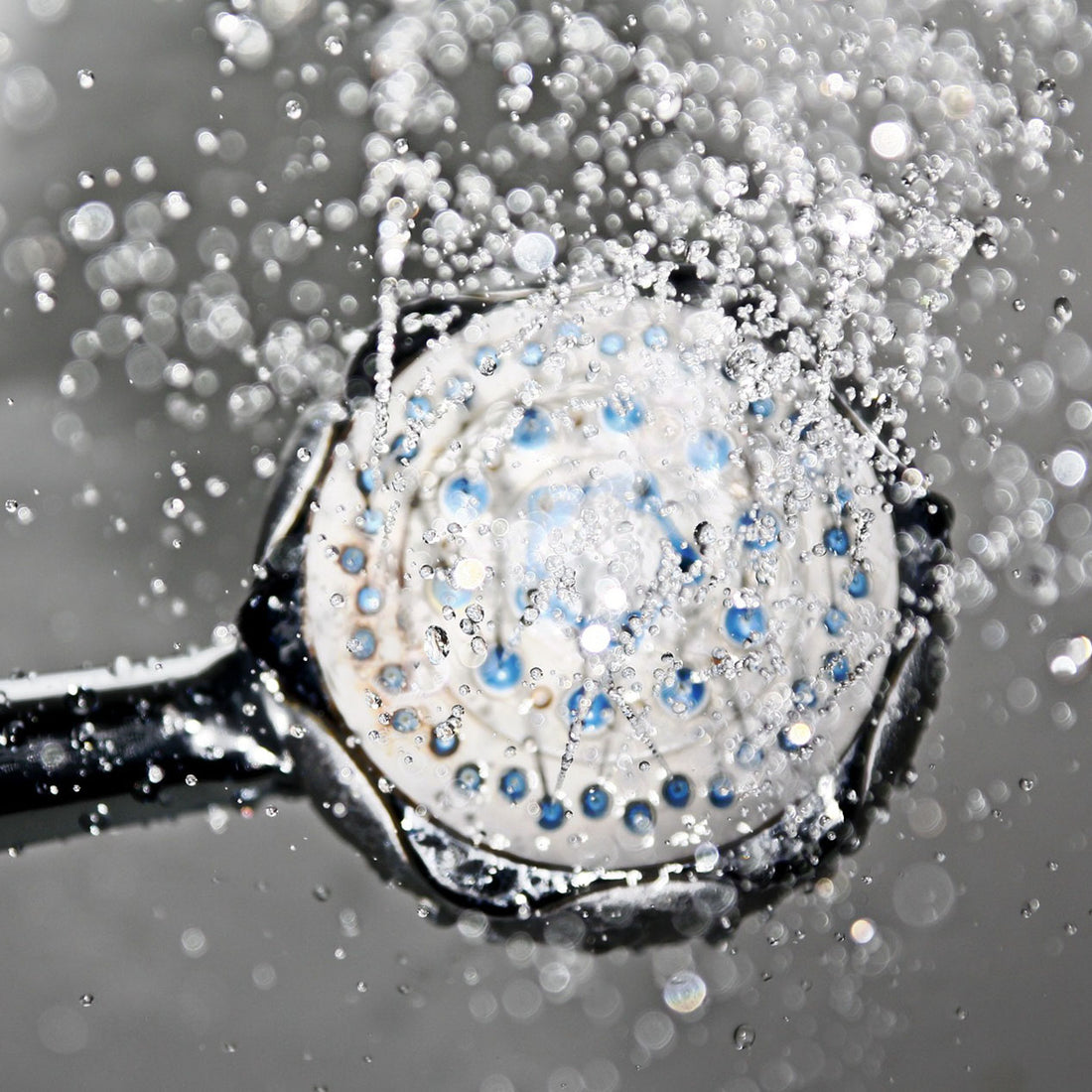 How to Use Essential Oils in the Shower