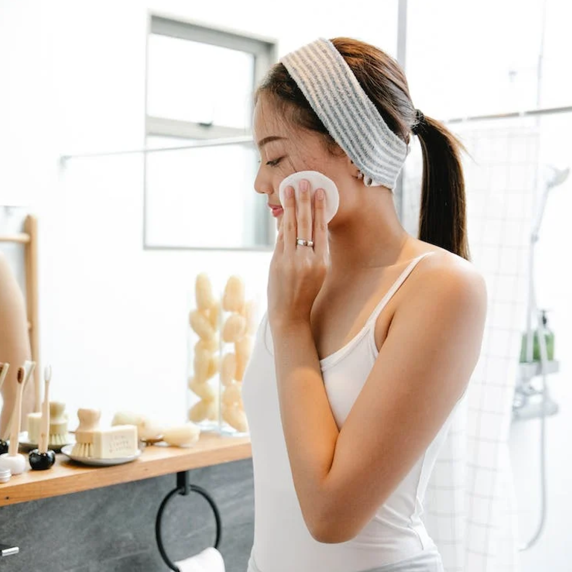 Everything you need to know about facial oil cleansing
