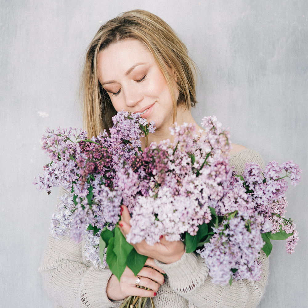 TOP 10 ESSENTIAL OILS FOR SPRING TO REFRESH, UPLIFT, & BOOST IMMUNITY