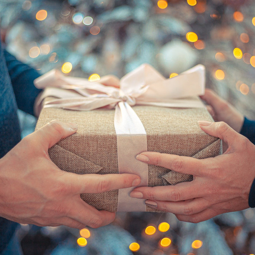 The Perfect Gift Guide for the Essential Oil-Obsessed