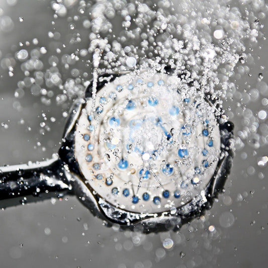 How to Use Essential Oils in the Shower