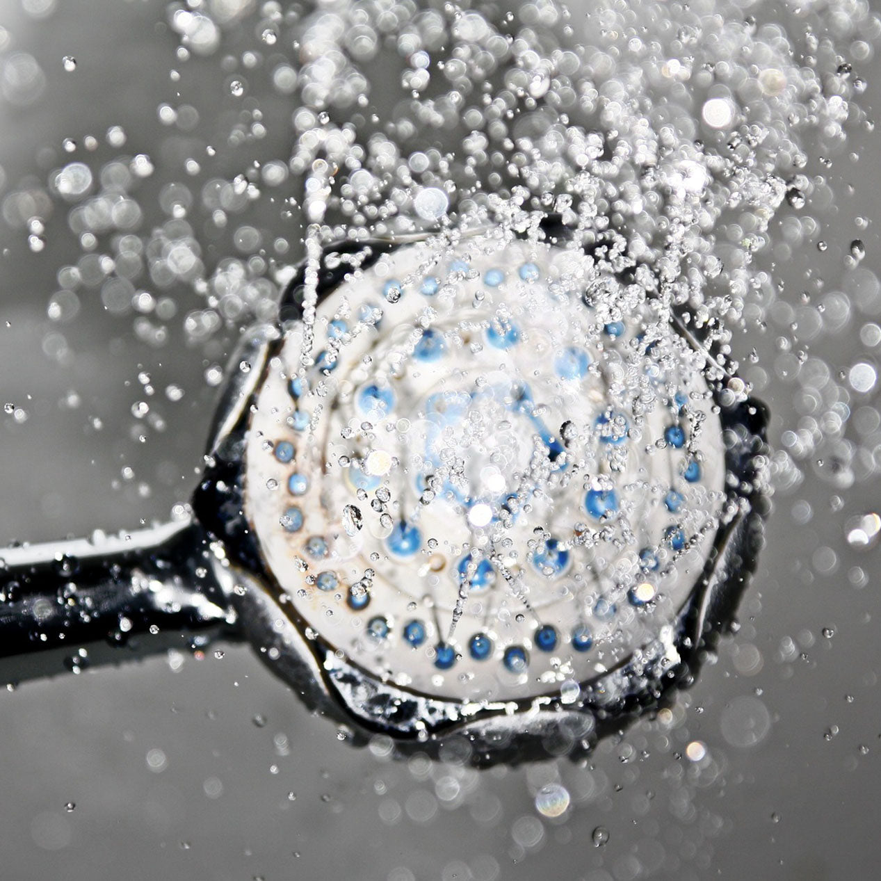 How to Use Essential Oils in the Shower